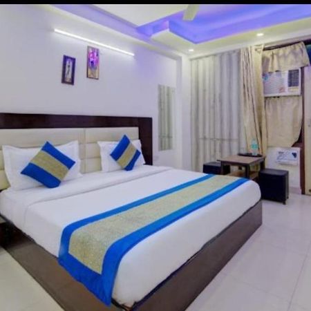 Hotel O Sweet Palace Нью-Дели Экстерьер фото