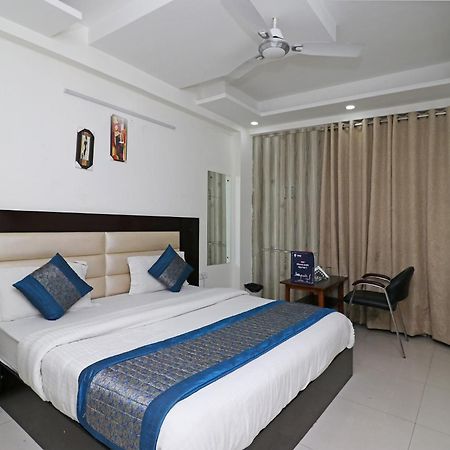 Hotel O Sweet Palace Нью-Дели Экстерьер фото
